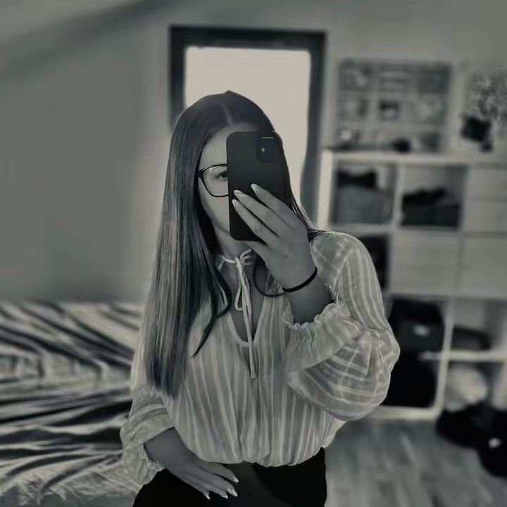 𝐦𝐚𝐮𝐫𝐞𝐞𝐧