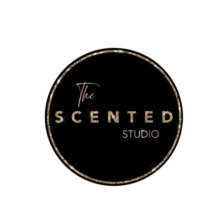 Elly at The Scented Studio
