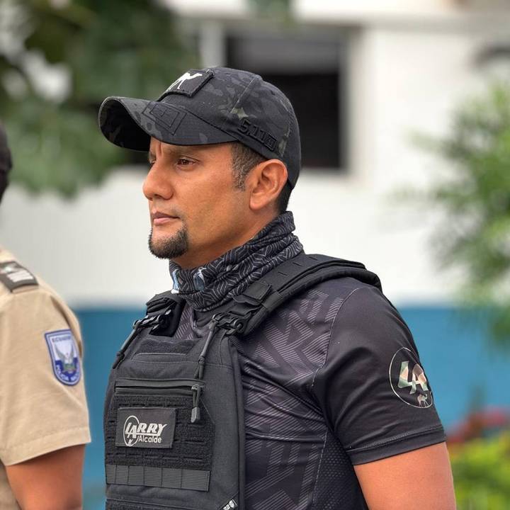 LArry Vite Cevallos  🐪