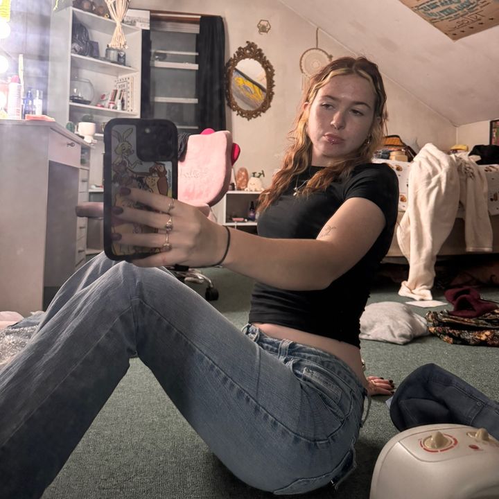 emily ₍^. .^₎⟆