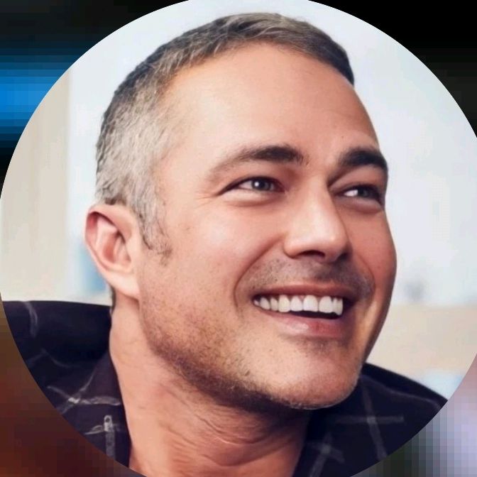 Taylor Kinney