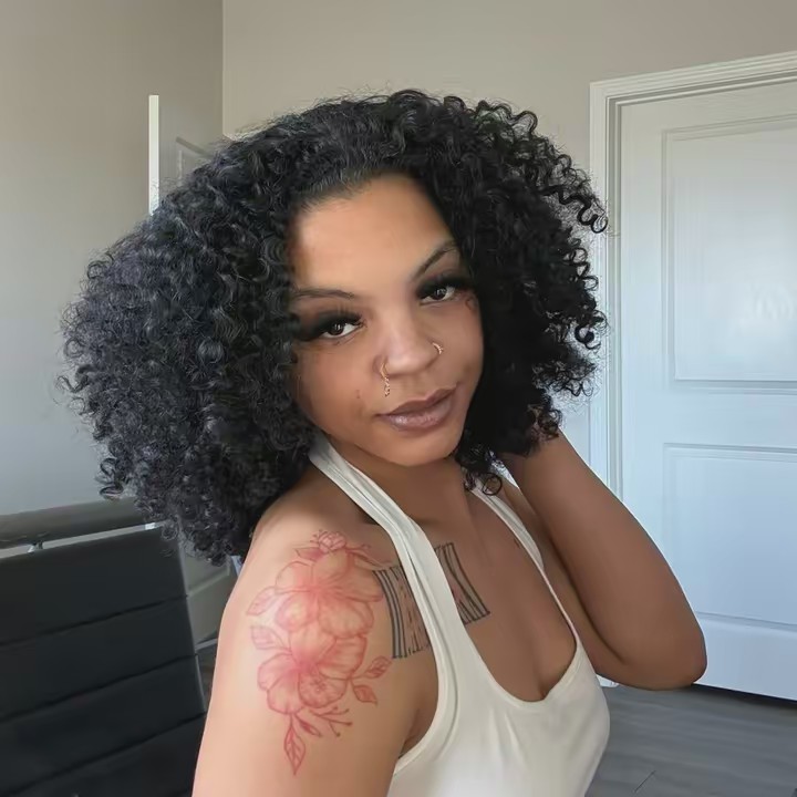 👩🏽‍❤️‍💋‍👩🏽