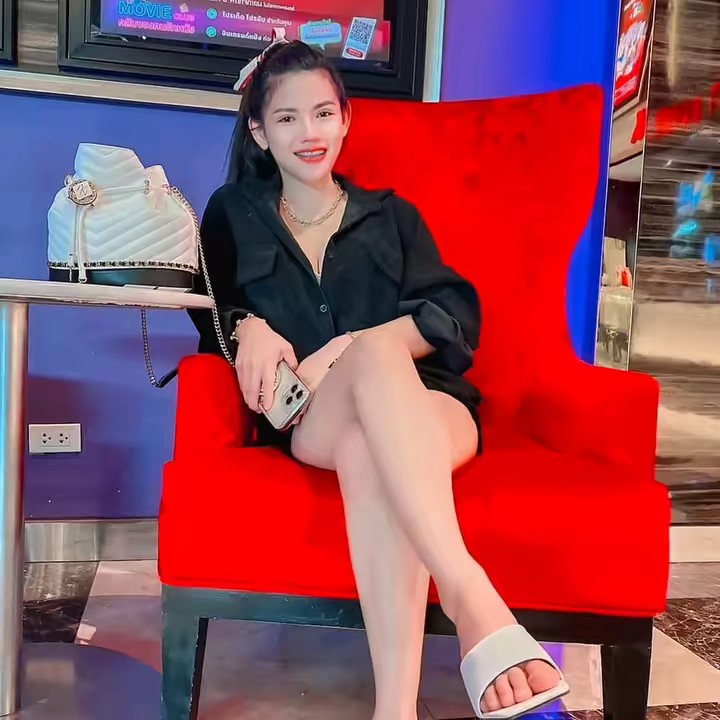 แมวเมี๊ยว เมี๊ยว