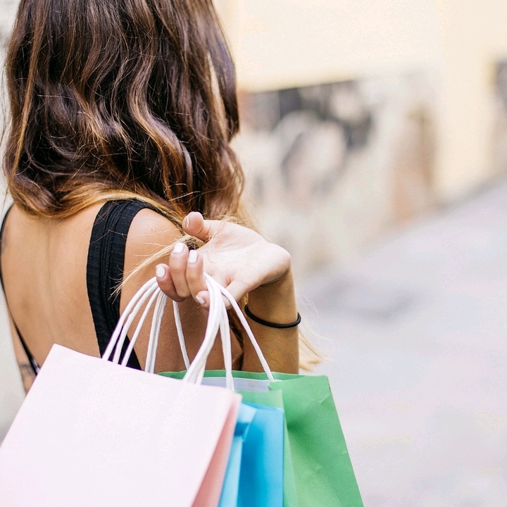 พี่นนท์ น้องแพรวาช็อปปิ้ง