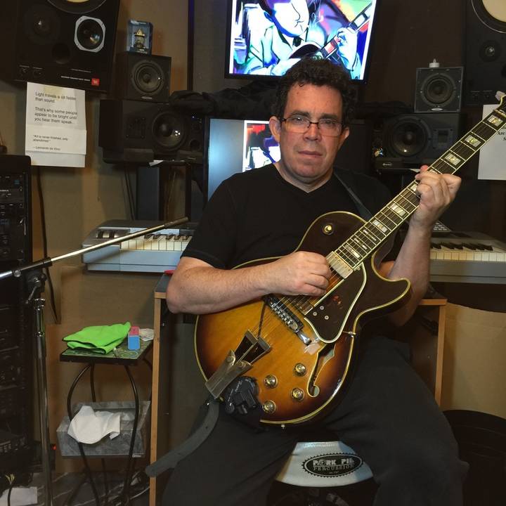 Guitarist David Snow