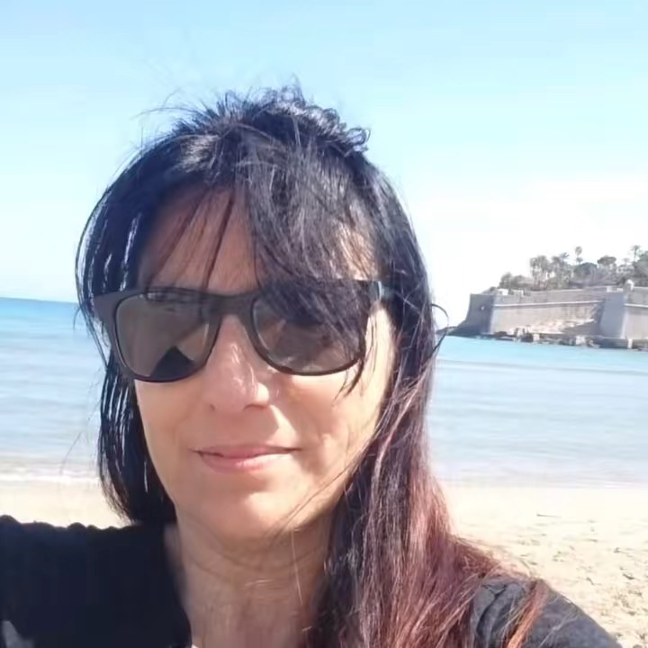 Ester Del Castillo M