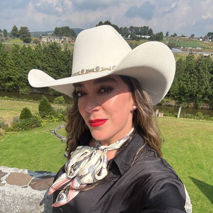 Laura Manzur Farías