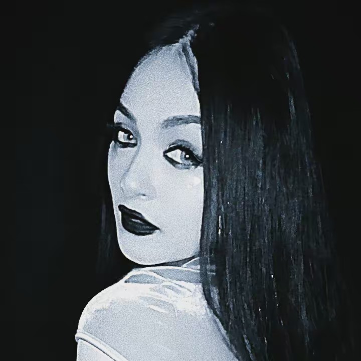 ♱ᎦᎵᏋᏣᎿᖇᎯliᏃ♱