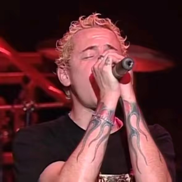 𝙃𝙚𝙣𝙧𝙮 𝘽𝙤𝙬𝙚𝙧𝙨 𖤐🎈