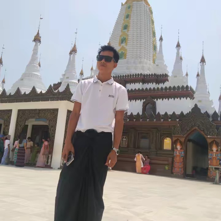 Ye htet aung (အညာသား)🇸🇬