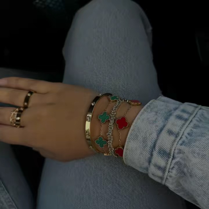 𝓐𝓾𝓻𝓸𝓻𝓮🎀