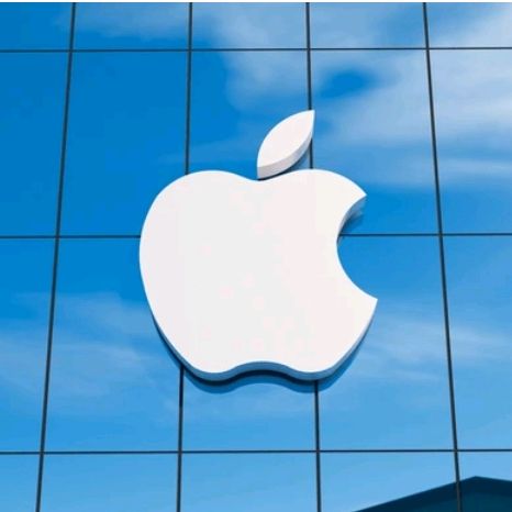 White_Apple_Store_02