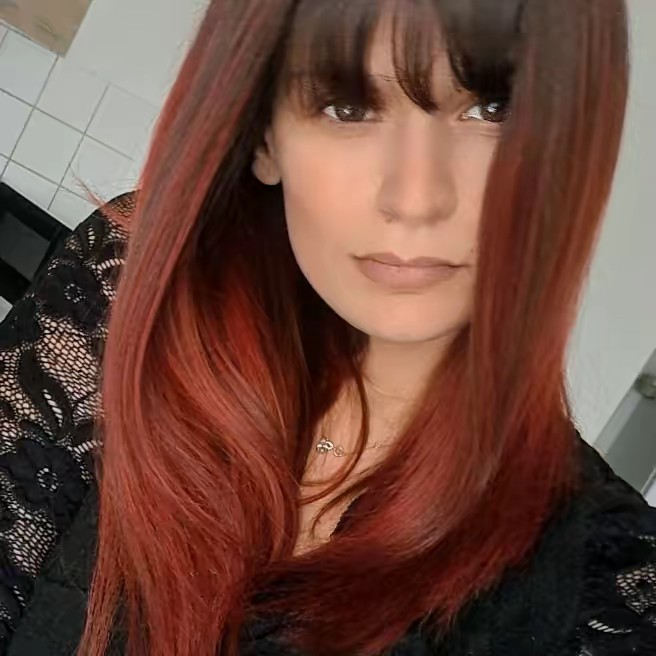 🇲🇫 Nina 🇲🇫