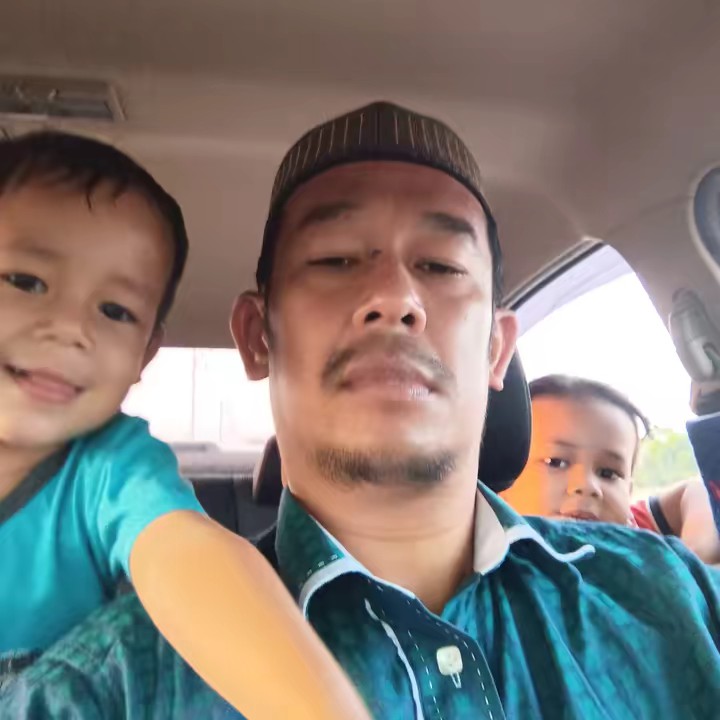 คอลีแอ นักรีวิว ทุ่งยางแดง