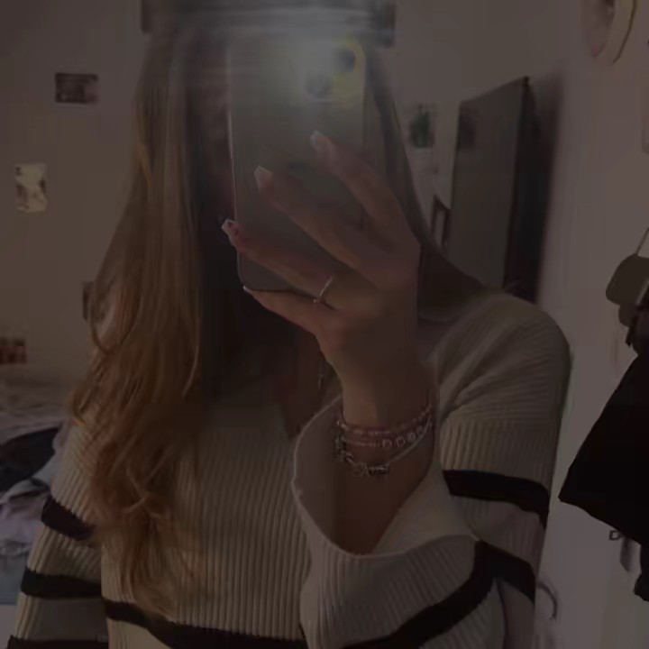 𝓂𝑒𝓁𝒾𝓃𝒶 𝒿𝓊𝓃𝒾𝒶