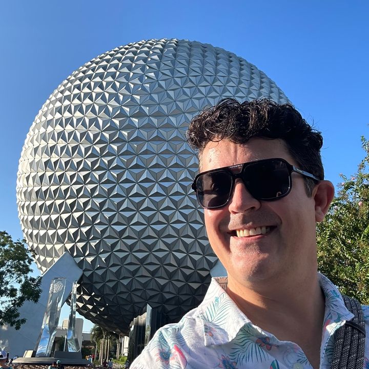 Nomadic Nick Travels 🌏🛄