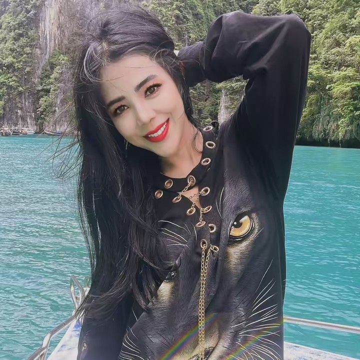 แอ้มเมืองคอน