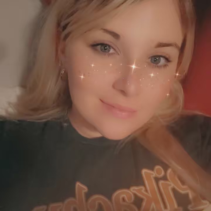 ADeeHDeeCrafts🌼💜