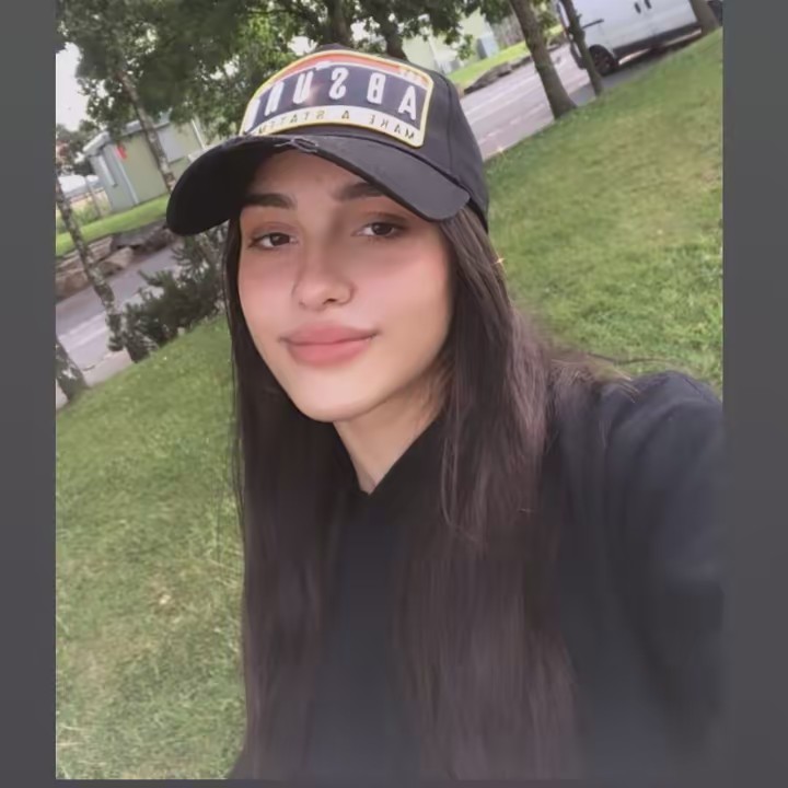 Reby🙇🏻‍♂️🧡