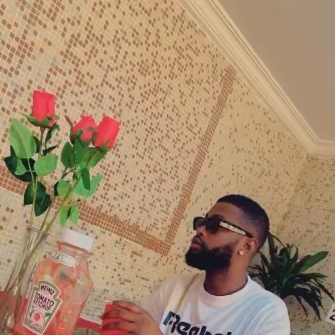 🤴🏽👑👑👑🤴🏽Tom💰Banks 💼💟