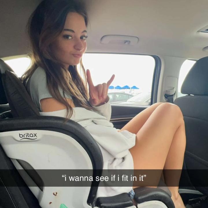 Emalee ☁️🪐🎧☕️