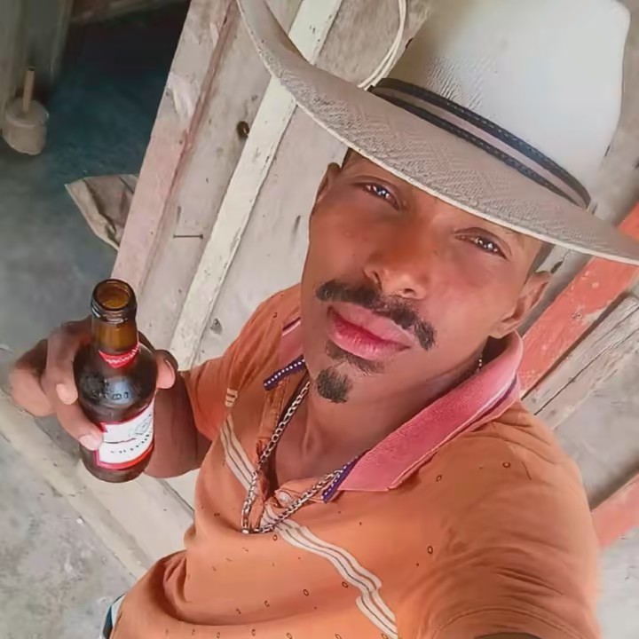 Ezequiel celestino dois santos