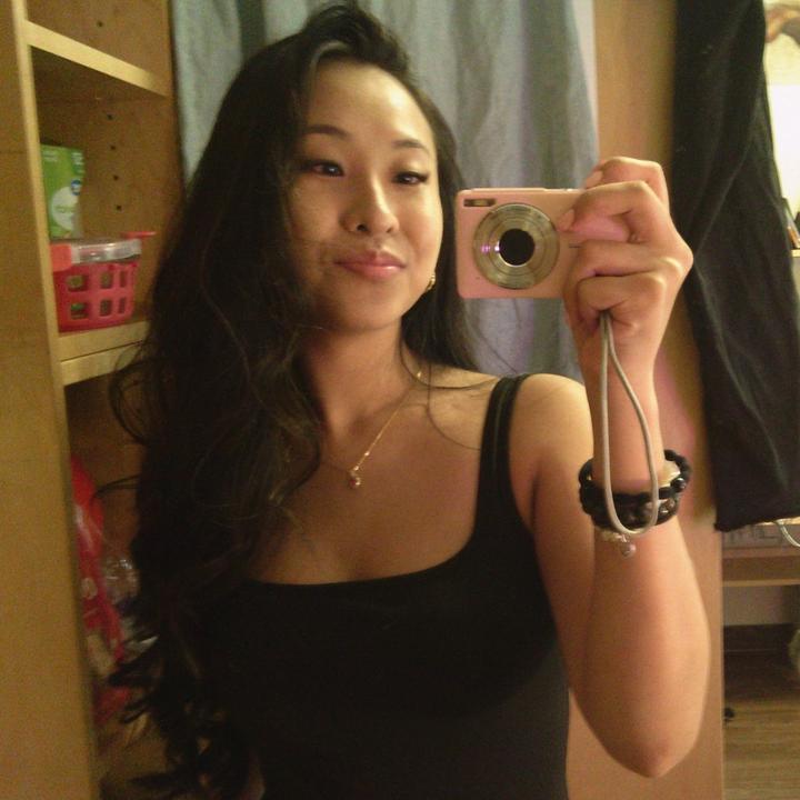 𝐜𝐡𝐞𝐥𝐥𝐞 ☆