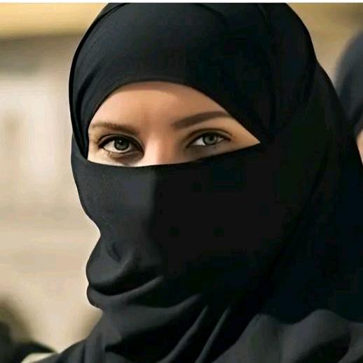 أم لأربعة أبناء