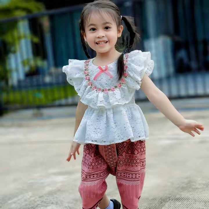 หนูชื่อน้องมารีค่ะ