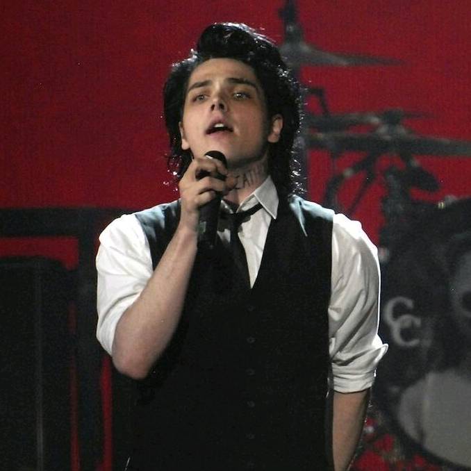 come on come kiss my battery‼️