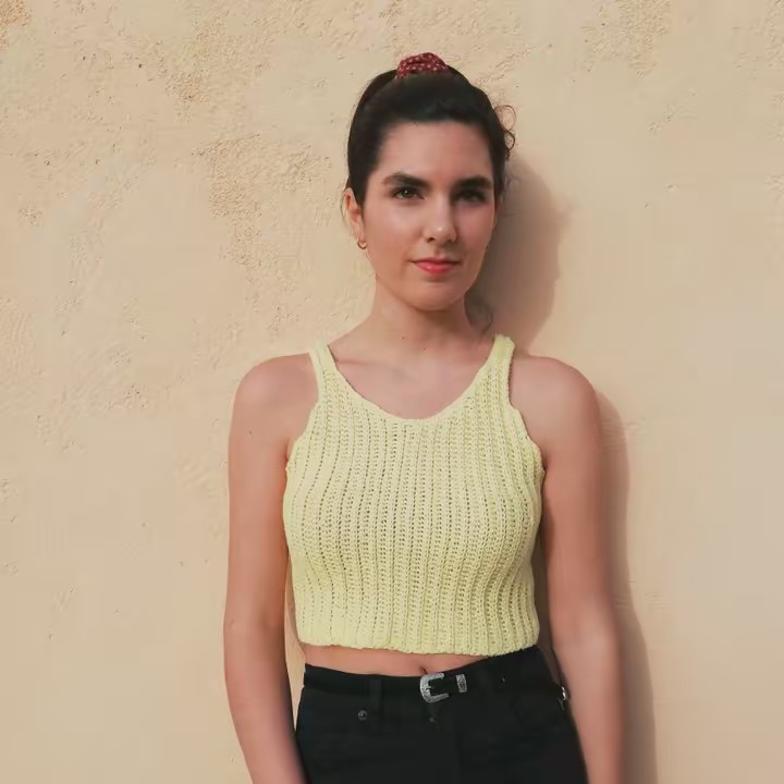 Sus agujas mis manos - Lucía