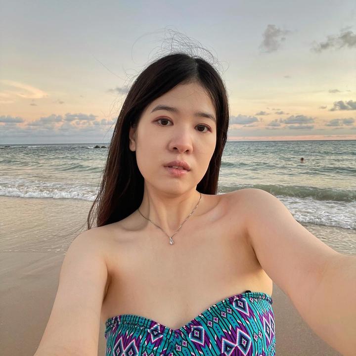 Claudia Halim 🐰✨