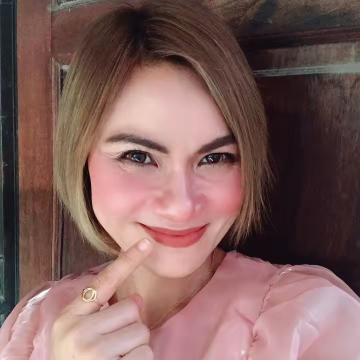 โค้ชบิวขนิษฐา ยิ้มเปลี่ยนชีวิต