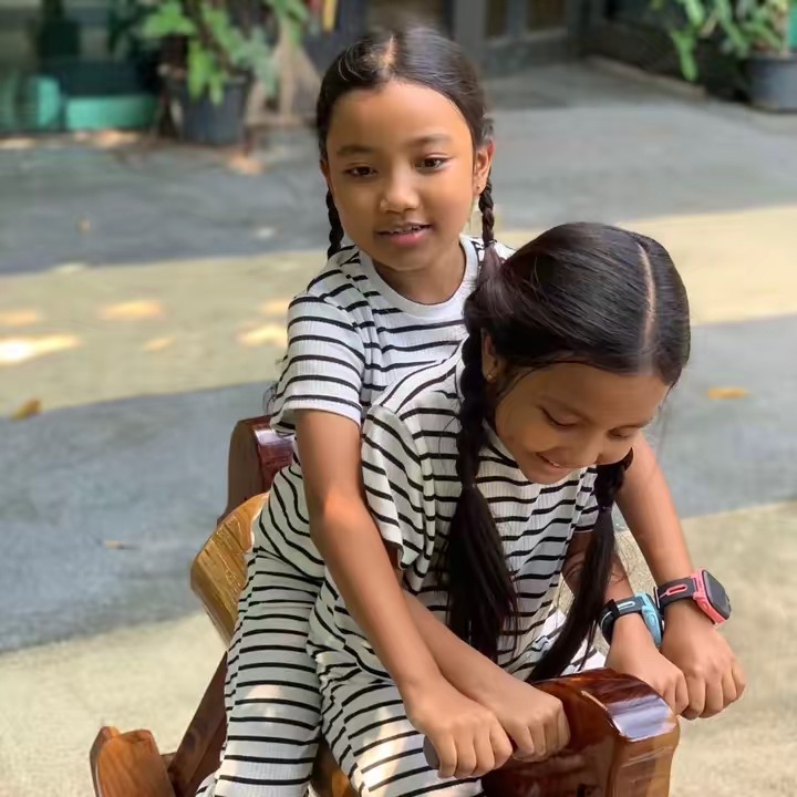 สองศรีพี่น้อง