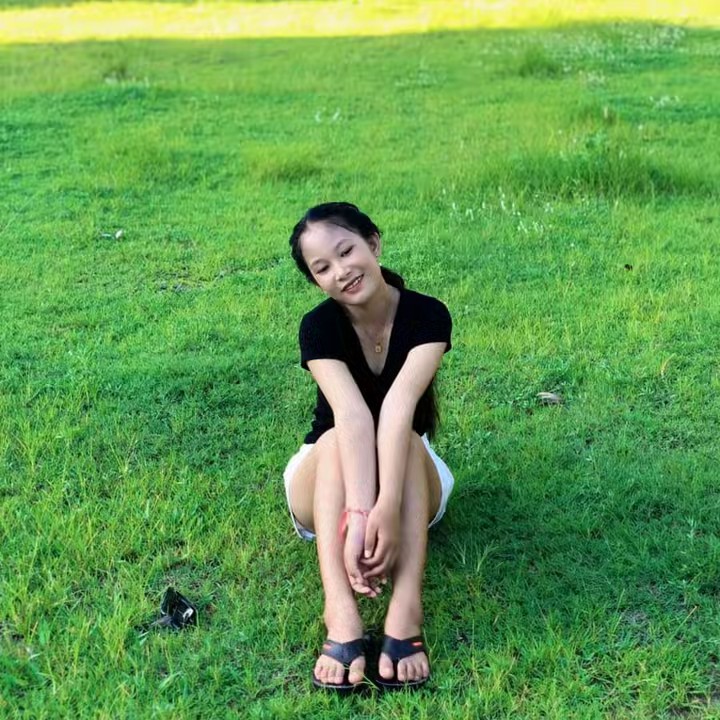 ສາວມໍປາຍ🇱🇦😛