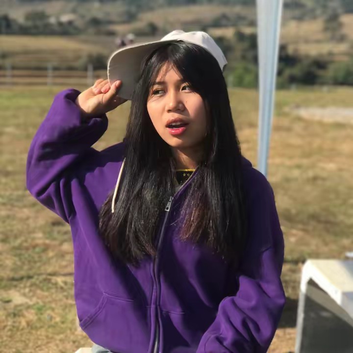 หญิงแอร์𓆉⁂