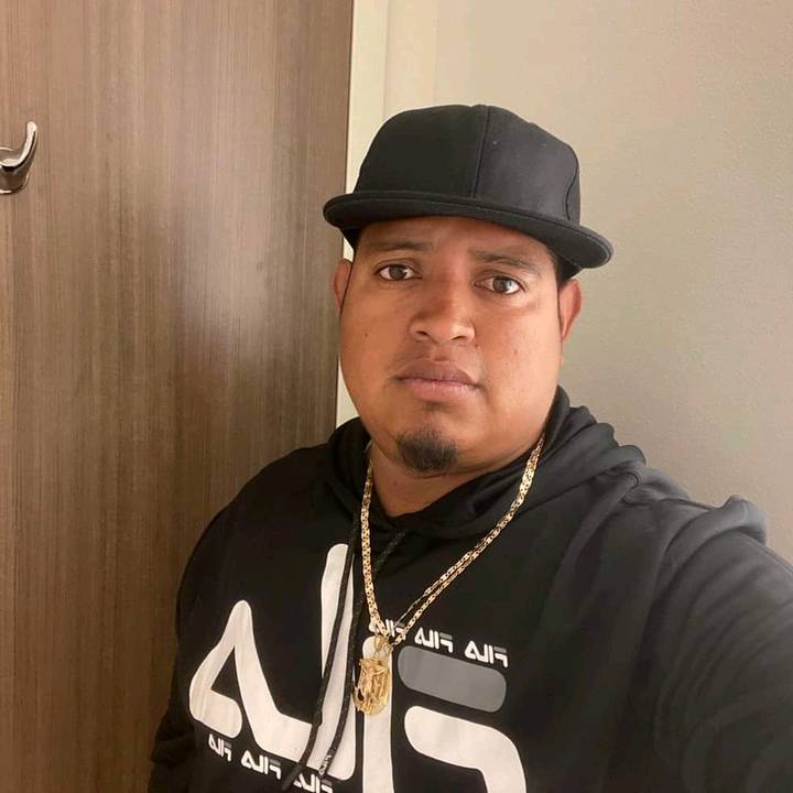 🐴🦄🔫🇸🇻_Dylan_🇺🇲👨‍👩‍👦