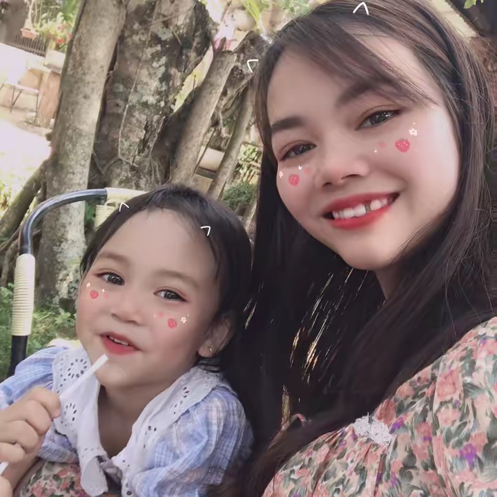 Tiệm ăn vặt mẹ Bống