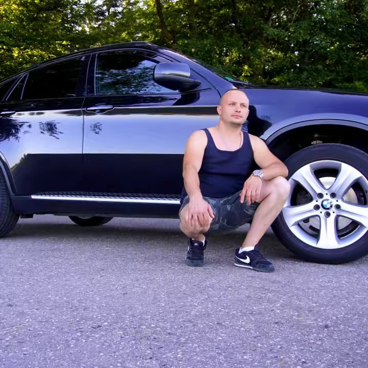 ADRIAN.M.Oficial🇷🇴