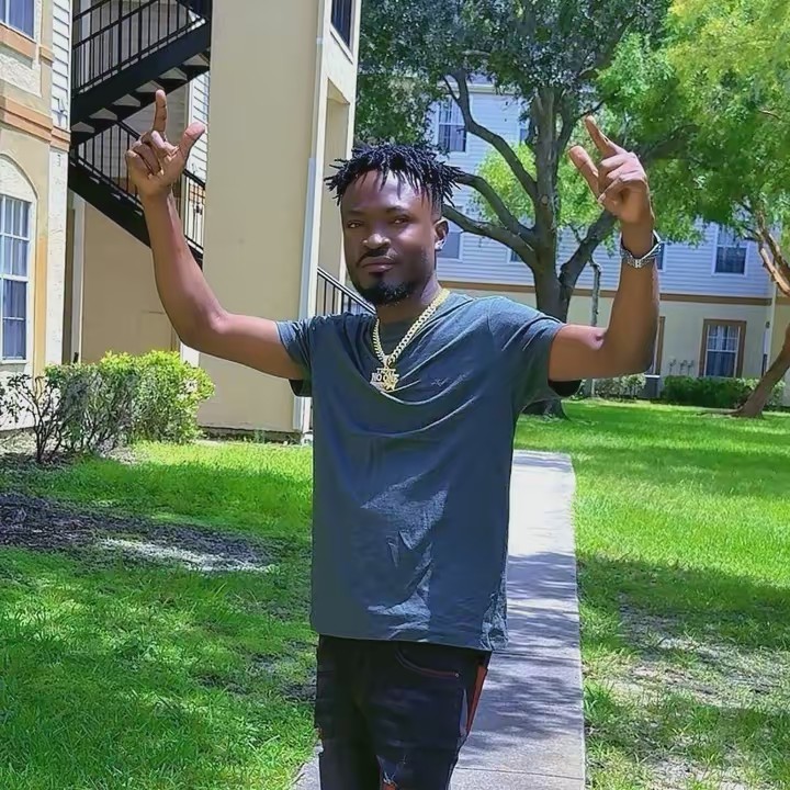 JUNIOR VIV AK MOUN KIBON  🇺🇸