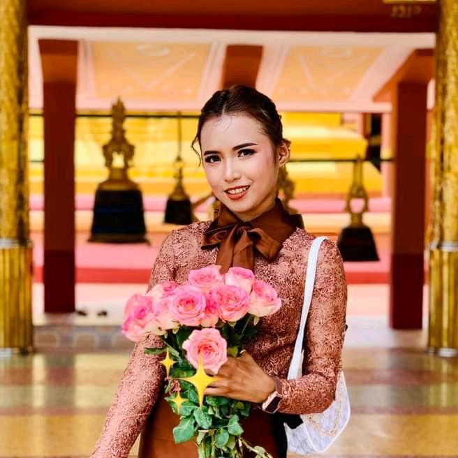 Nyein Nu Wai 🛒🛍