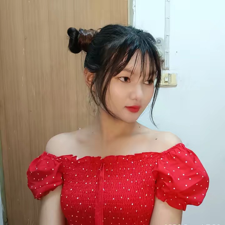 Ei Hmwe🐱(ပဲခူးသူ)