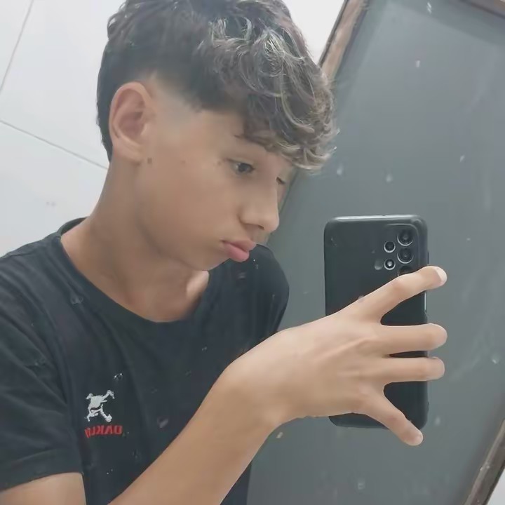 não é o pyetro🫦