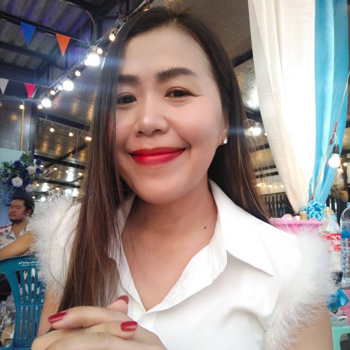 หญิงน้อง บุญญาพร