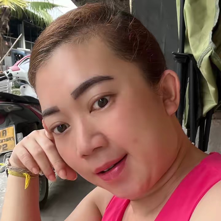 ปิ๊กกี้ ปรายฟ้า เป้ ช็อป