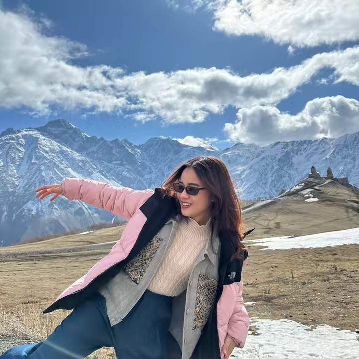 ROOM IN LAOS ສາວສາລະວັນ