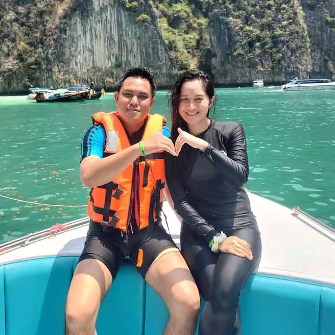 หญิงจุ๋มกับชายตั้ม