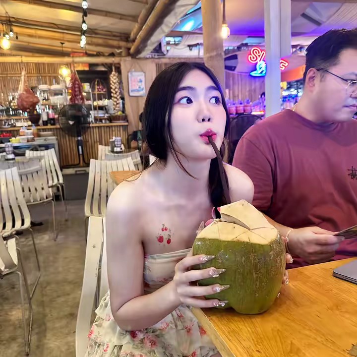 ขนมเอแคล์🖤🤍