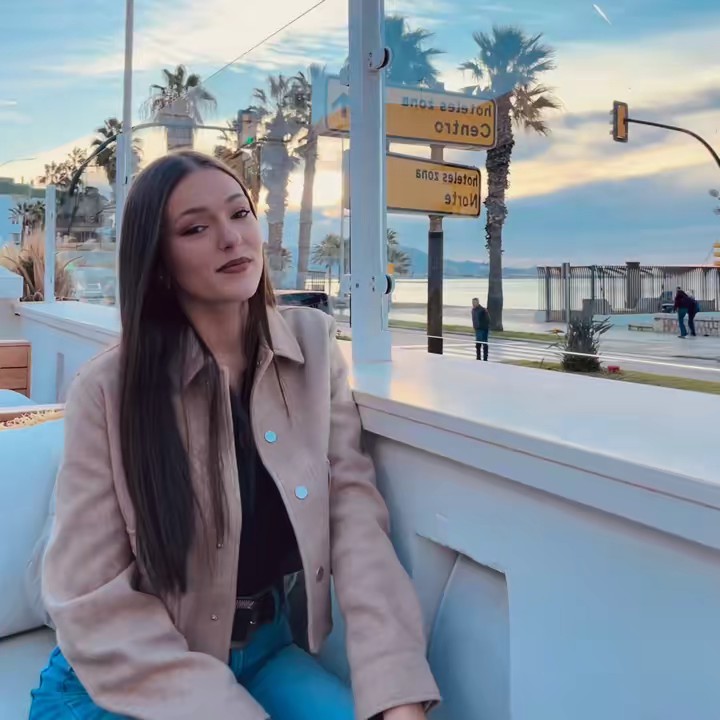 𝐂𝐫𝐢𝐬𝐭𝐢𝐧𝐚 𝐑𝐨𝐣𝐚𝐬