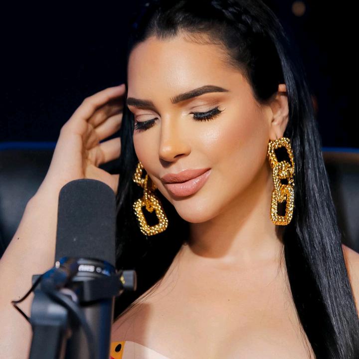 Fans_D_Amelia Alcántara 🌹